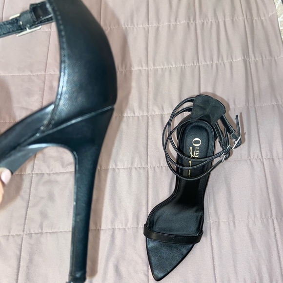 Black Heels 👠 - Picture 4 of 4